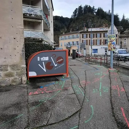 Le Passage Des Tours Et Parking Gratuit Proche Viarhona